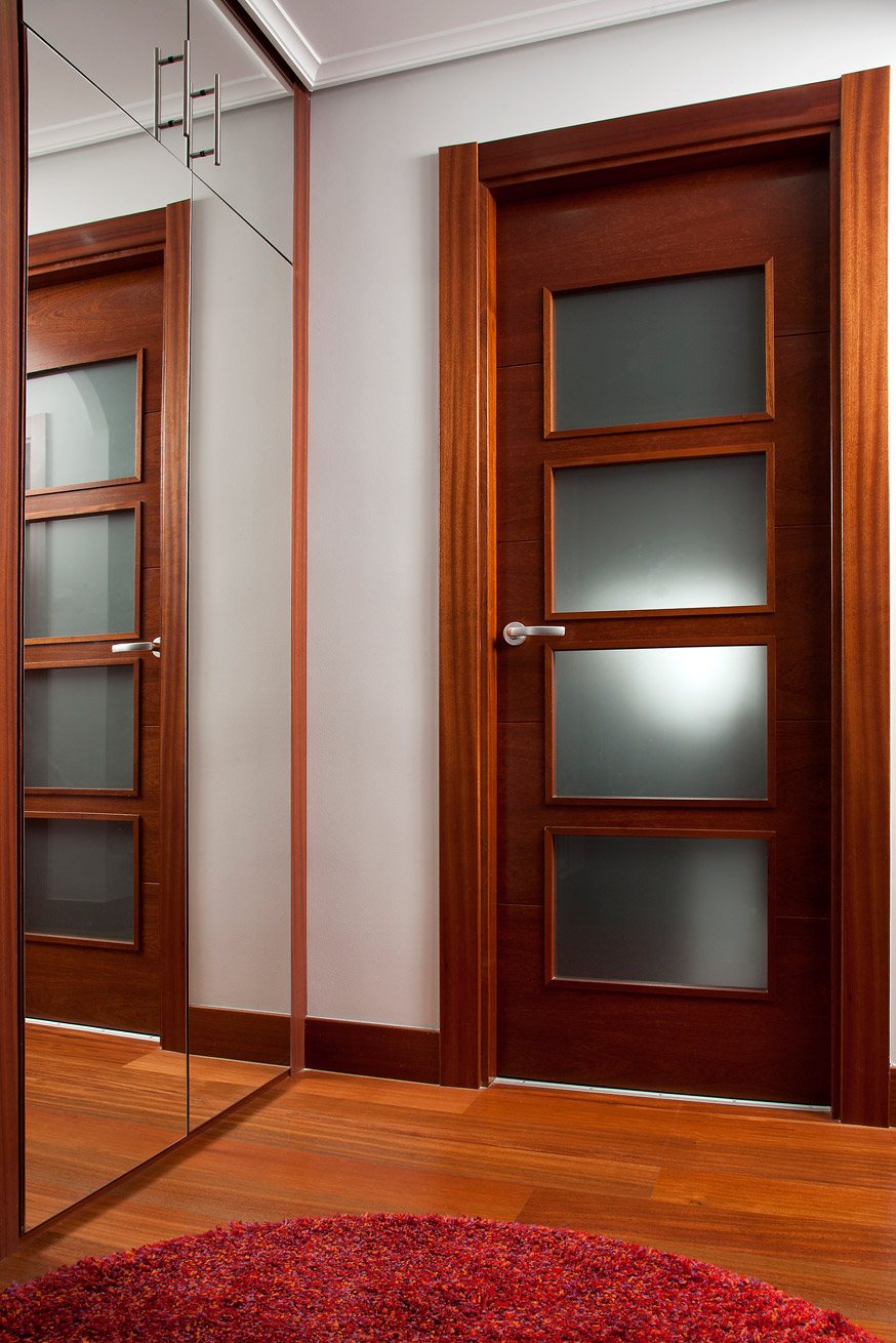 Carpinteria iberre puerta sapelly vt5